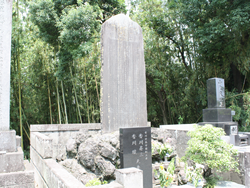 香川昇三 頌徳碑